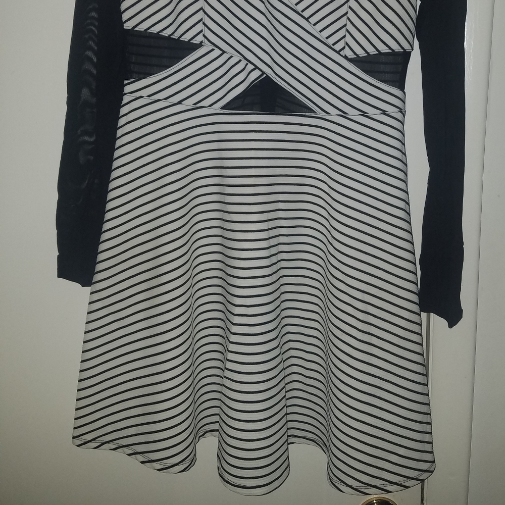 DRESS - Picture 2 of 4